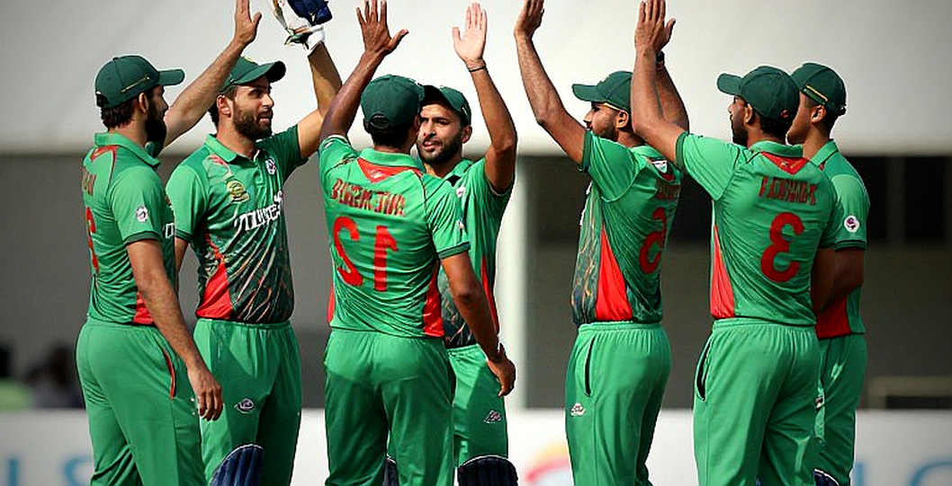বিশ্বকাপের আসল যুদ্ধ শেষ ওভারে নয়, মাঝের ওভারে