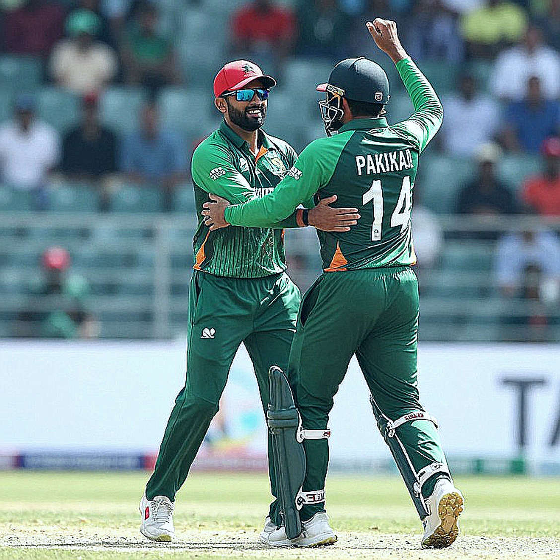 ১৬০-র ফাঁদ: শারজায় বাংলাদেশের ব্যাটিং ভেঙেছে, বোলিং নয়